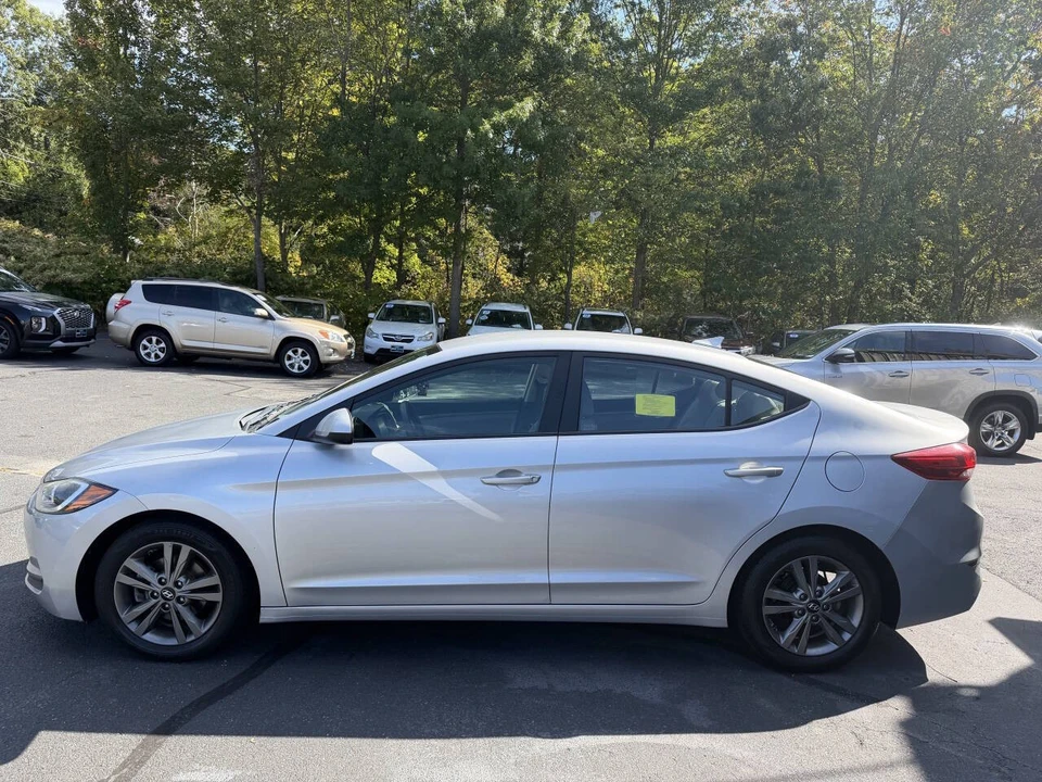 2017 Hyundai Elantra - Image 7 of 21