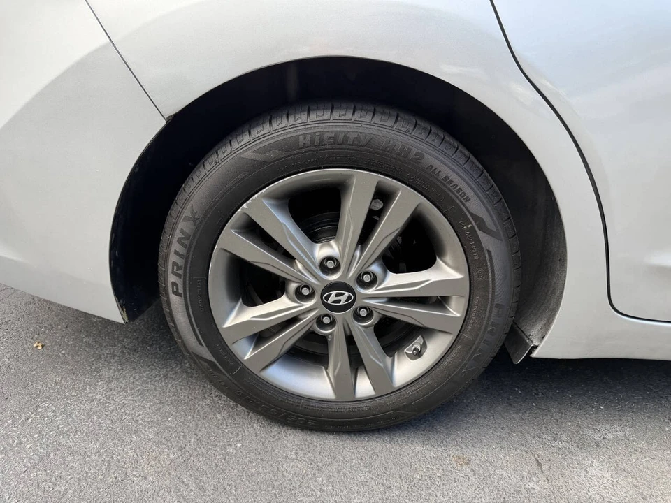 2017 Hyundai Elantra - Image 17 of 21