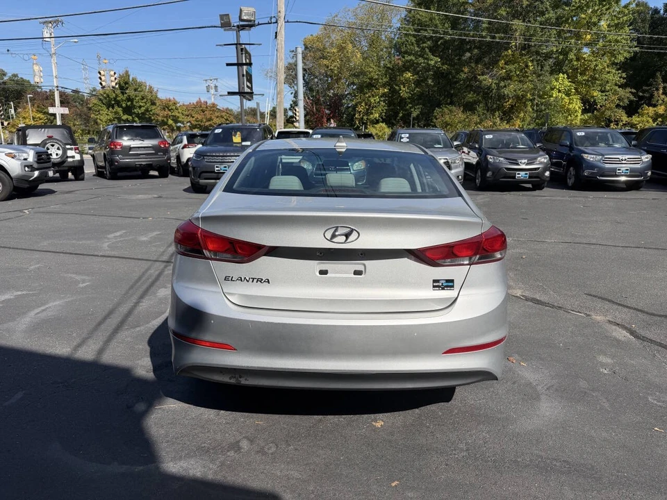 2017 Hyundai Elantra - Image 11 of 21