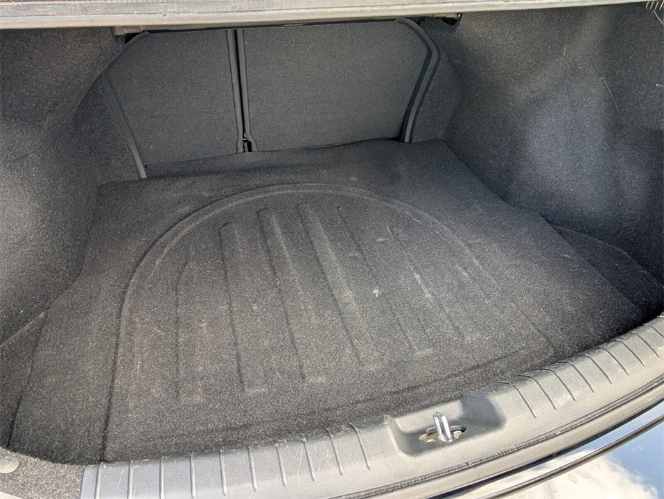 2017 Hyundai Elantra - Image 10 of 12