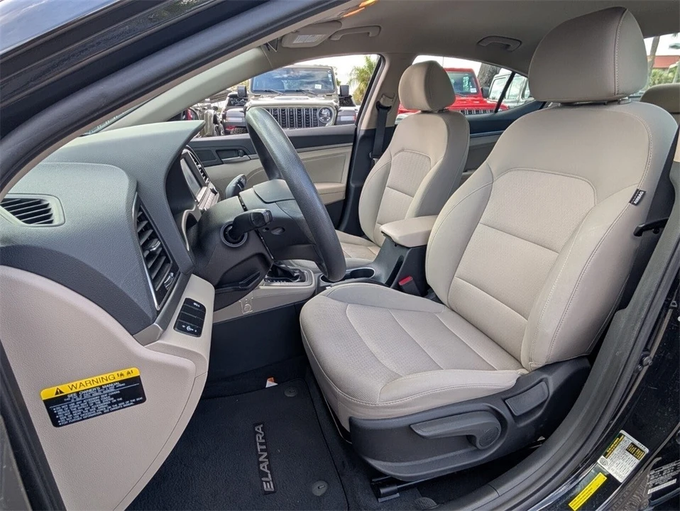 2017 Hyundai Elantra - Image 5 of 12