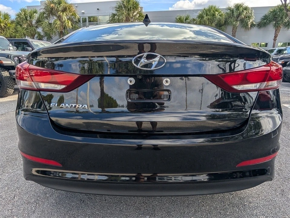 2017 Hyundai Elantra - Image 11 of 12