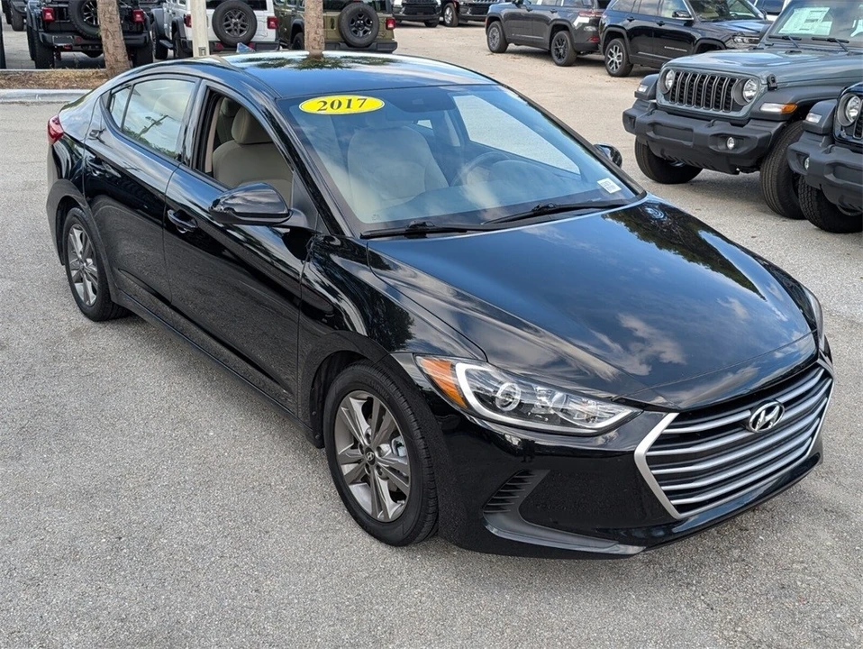 2017 Hyundai Elantra - Image 2 of 12