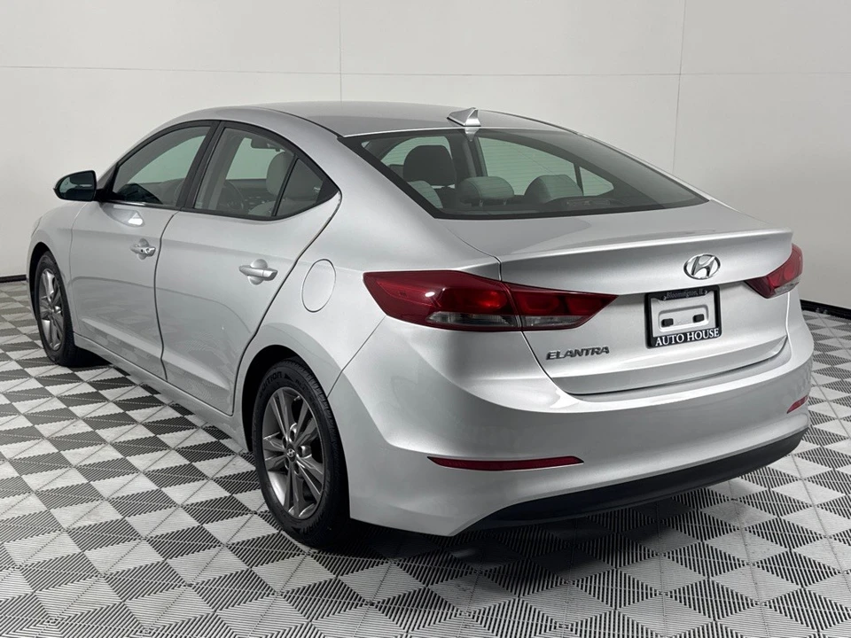 2017 Hyundai Elantra - Image 7 of 12
