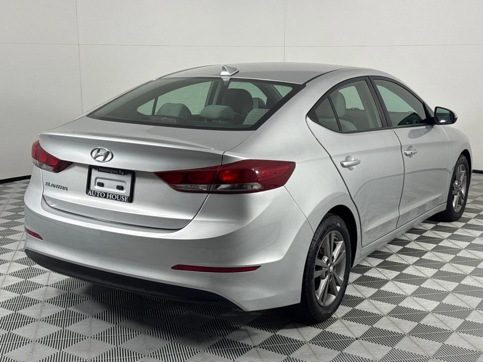 2017 Hyundai Elantra - Image 5 of 12