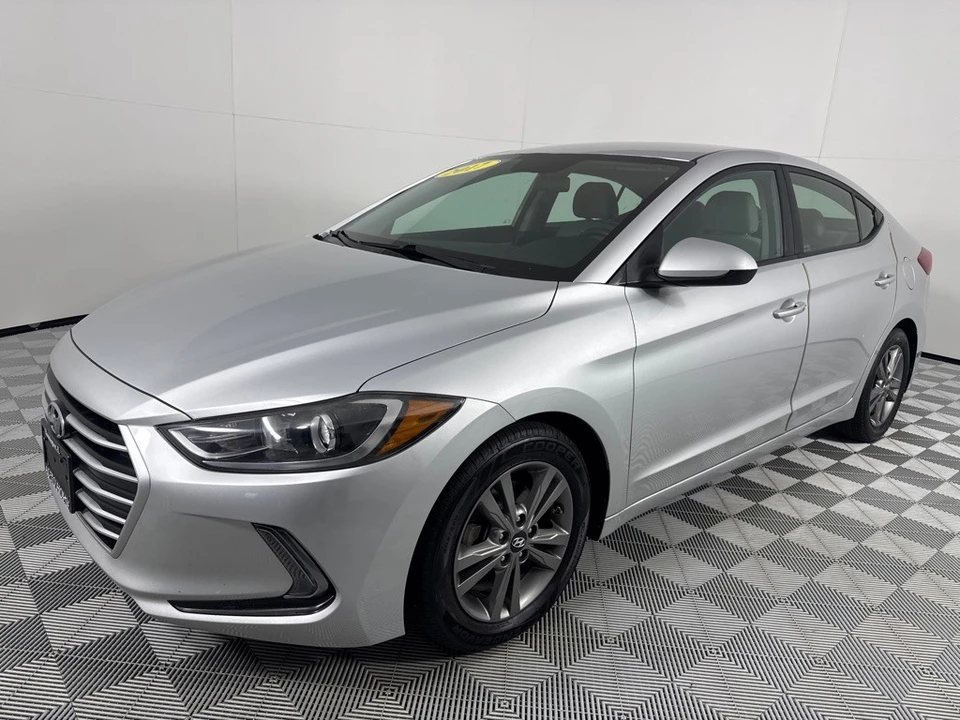 2017 Hyundai Elantra - Image 10 of 12