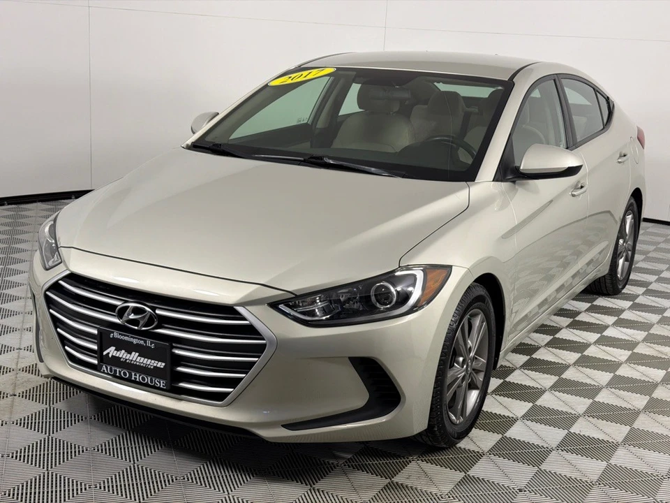 2017 Hyundai Elantra - Image 10 of 12