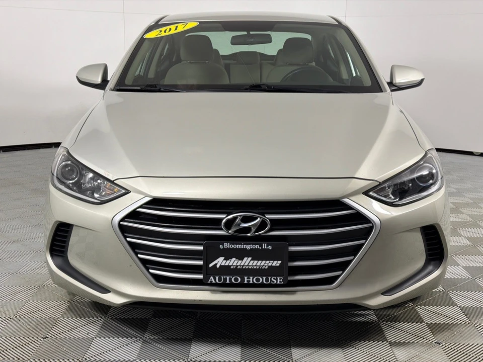 2017 Hyundai Elantra - Image 11 of 12