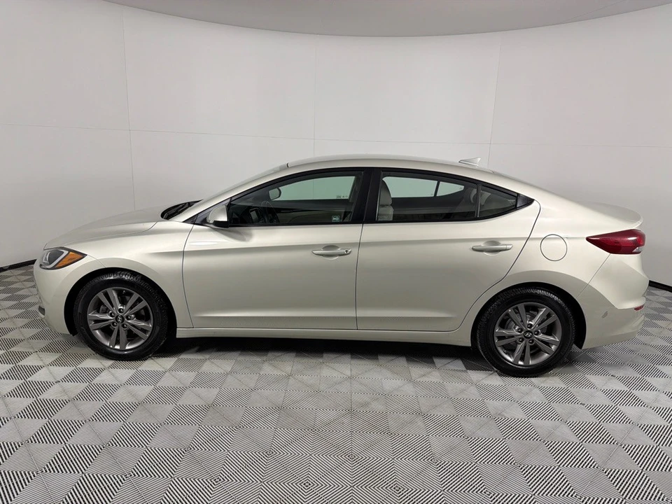 2017 Hyundai Elantra - Image 8 of 12