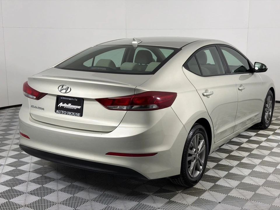 2017 Hyundai Elantra - Image 5 of 12