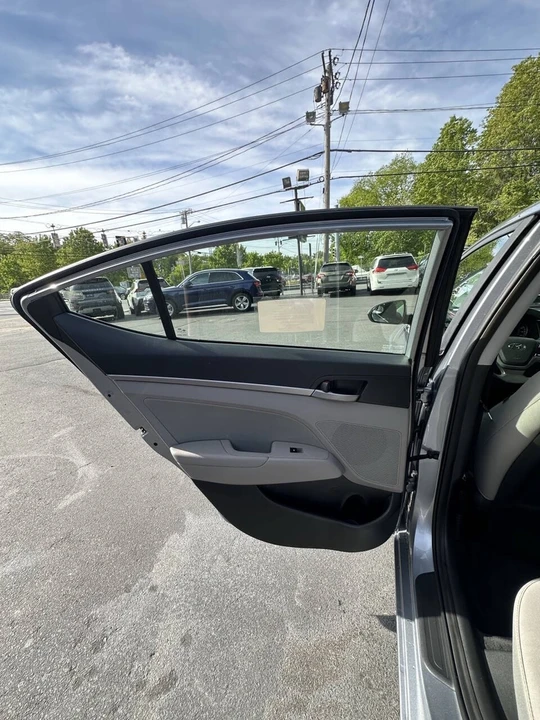 2017 Hyundai Elantra - Image 15 of 21
