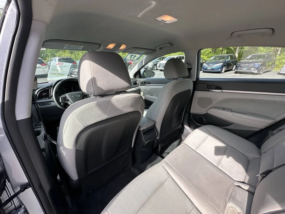 2017 Hyundai Elantra - Image 16 of 21