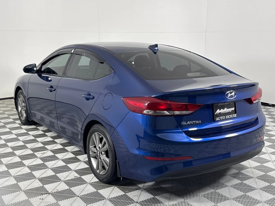 2017 Hyundai Elantra - Image 7 of 12