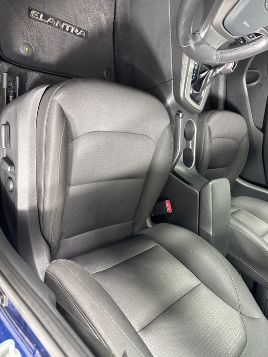 2017 Hyundai Elantra - Image 11 of 12