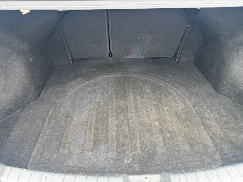 2017 Hyundai Elantra - Image 10 of 11