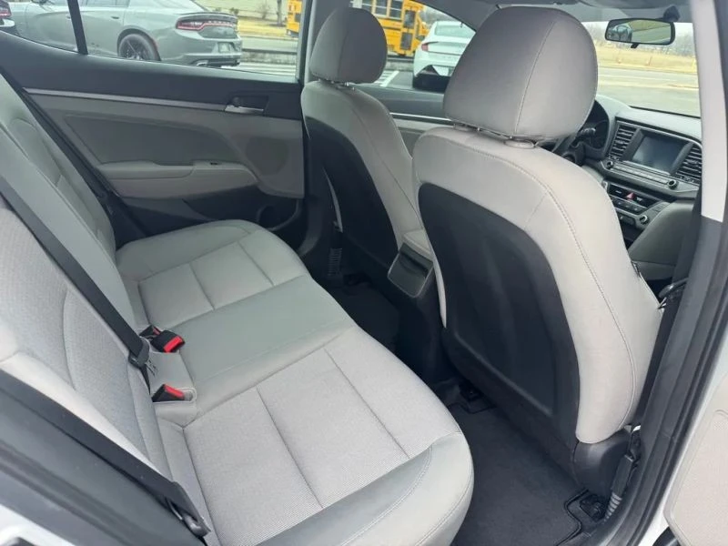 2017 Hyundai Elantra - Image 7 of 11