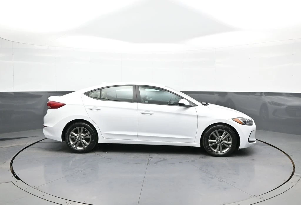 2017 Hyundai Elantra - Image 5 of 12