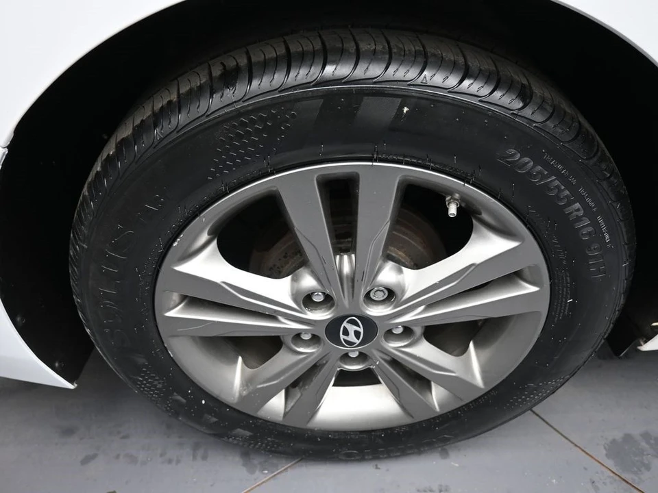 2017 Hyundai Elantra - Image 12 of 12