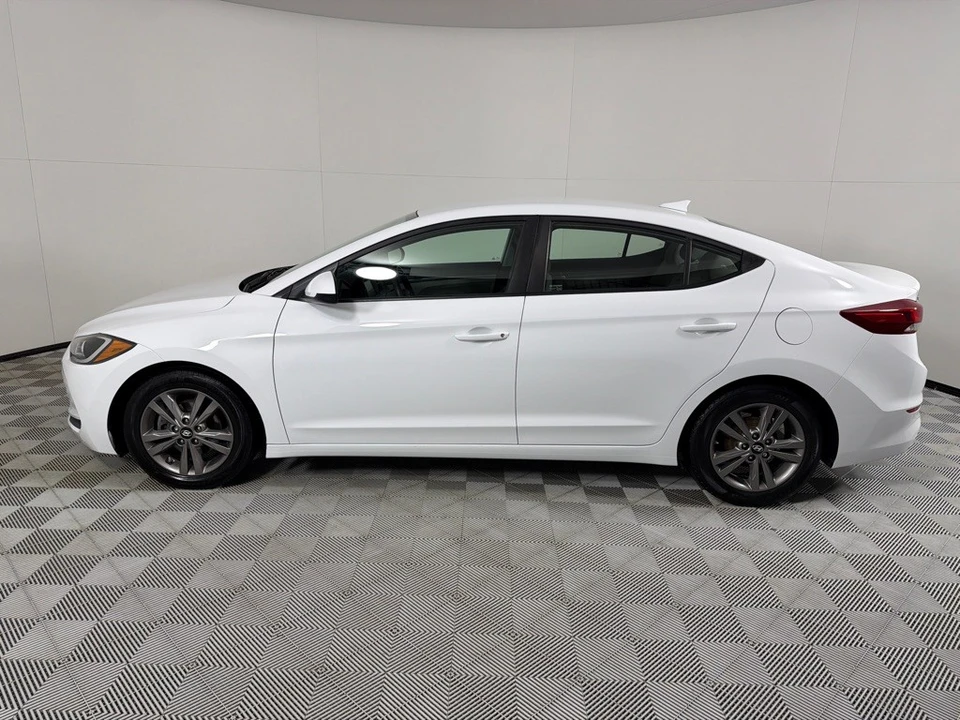 2017 Hyundai Elantra - Image 8 of 12