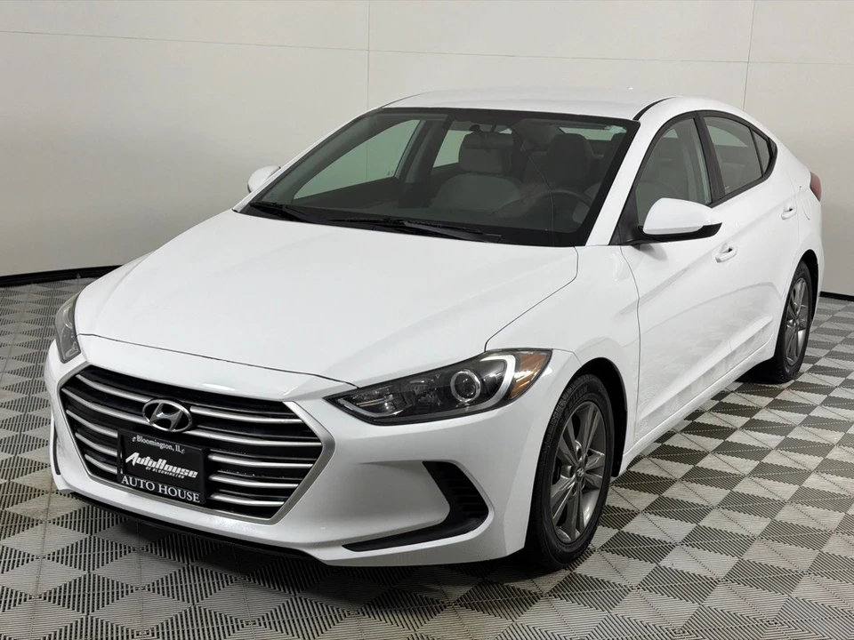 2017 Hyundai Elantra - Image 10 of 12