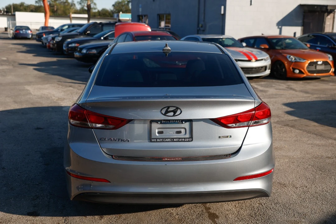 2017 Hyundai Elantra - Image 9 of 12