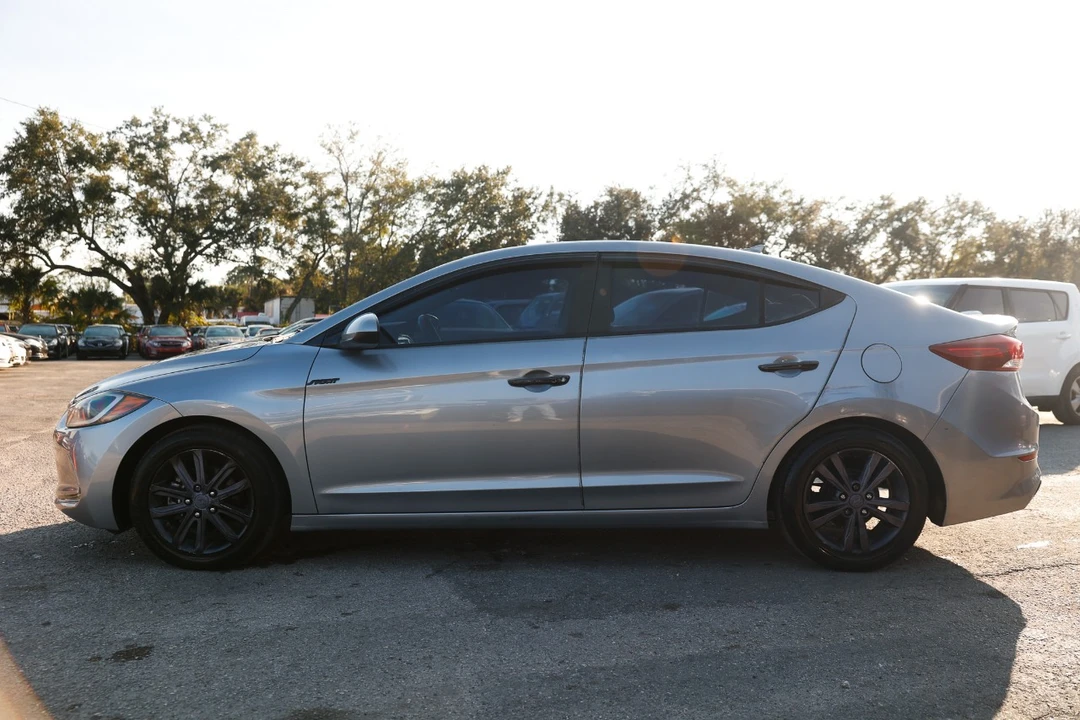 2017 Hyundai Elantra - Image 3 of 12