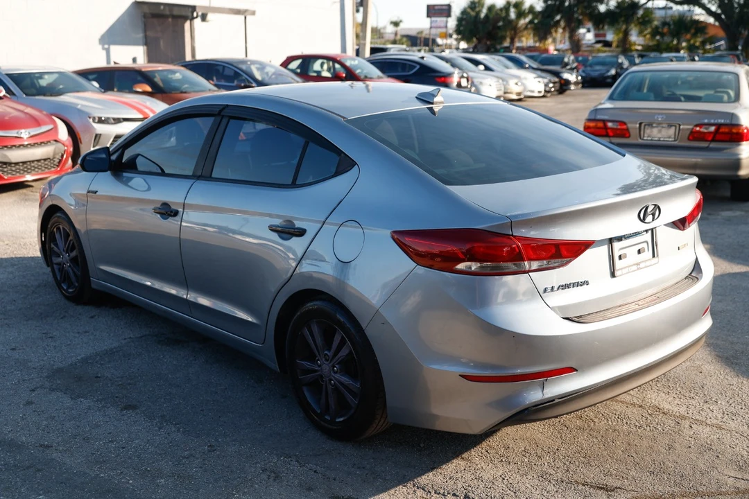 2017 Hyundai Elantra - Image 5 of 12