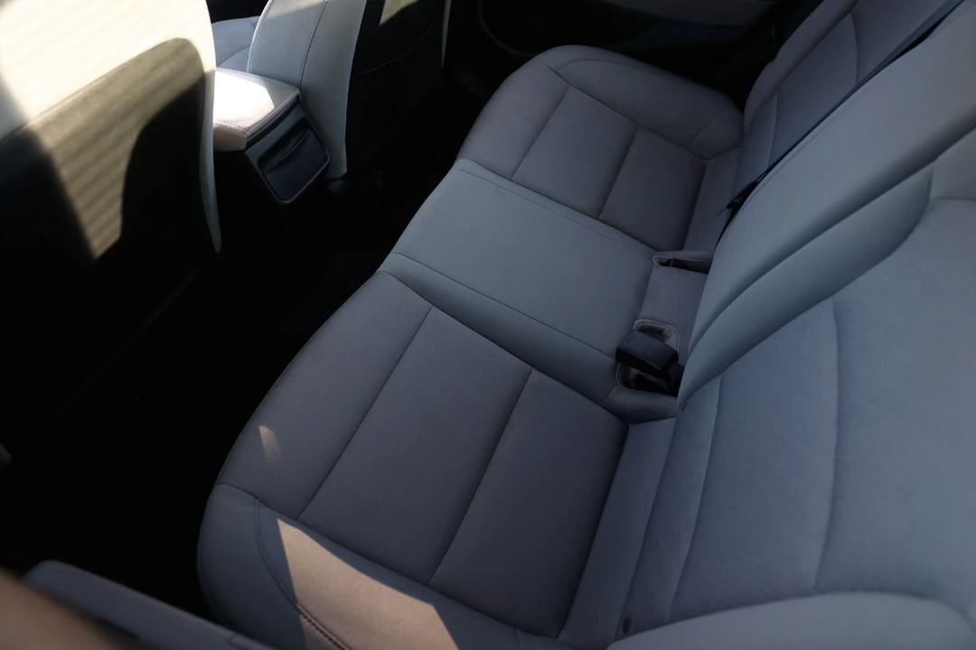 2017 Hyundai Elantra - Image 10 of 12