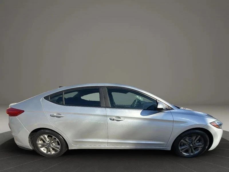 2017 Hyundai Elantra - Image 4 of 12