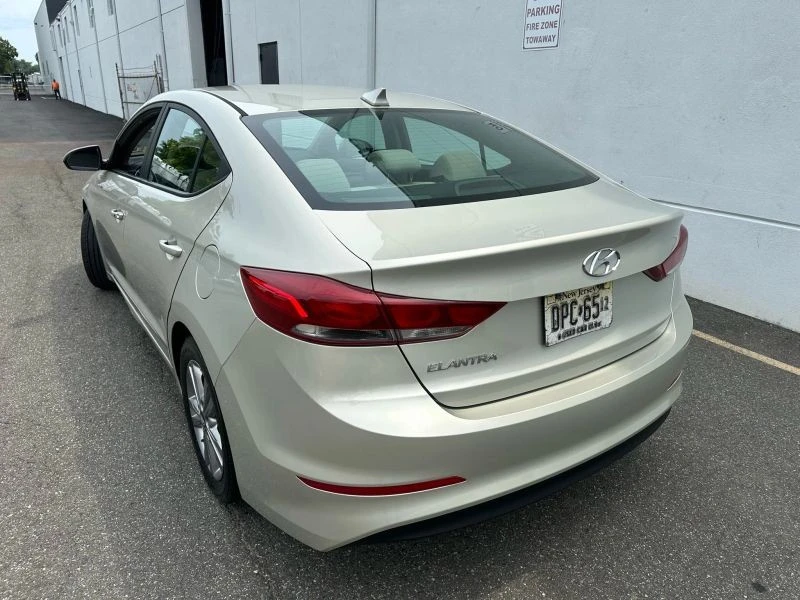 2017 Hyundai Elantra - Image 11 of 12