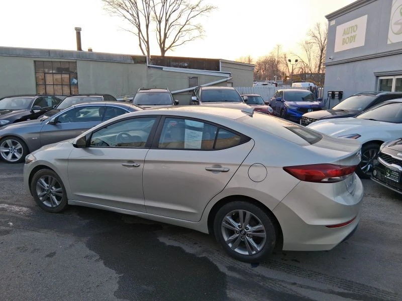 2017 Hyundai Elantra - Image 4 of 12
