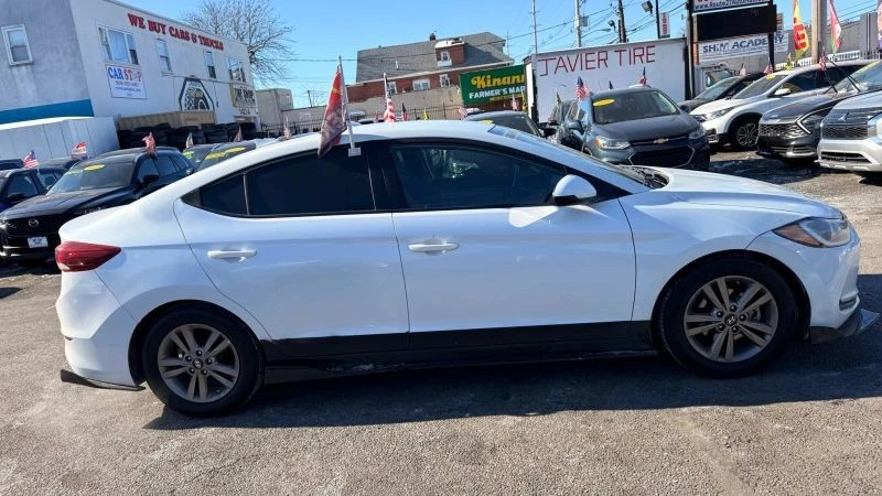 2017 Hyundai Elantra - Image 11 of 12