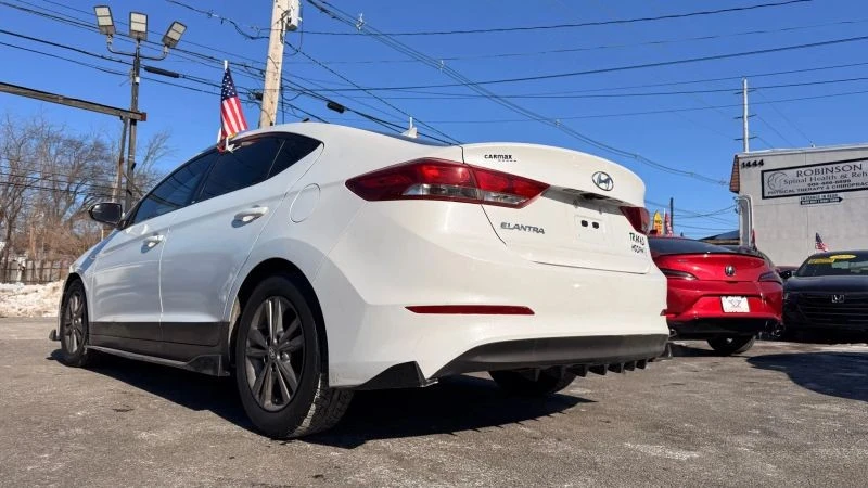2017 Hyundai Elantra - Image 8 of 12