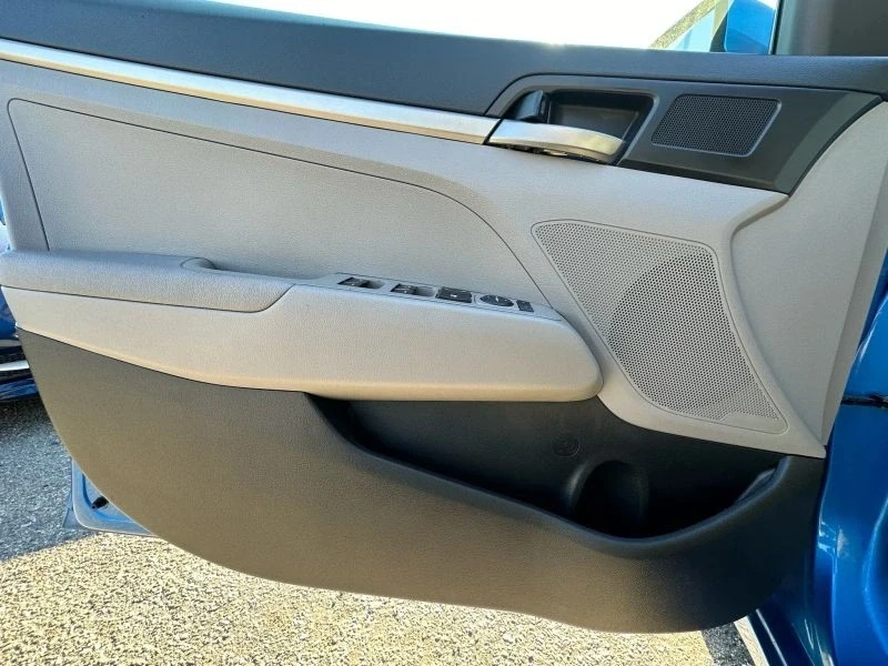 2017 Hyundai Elantra - Image 9 of 12