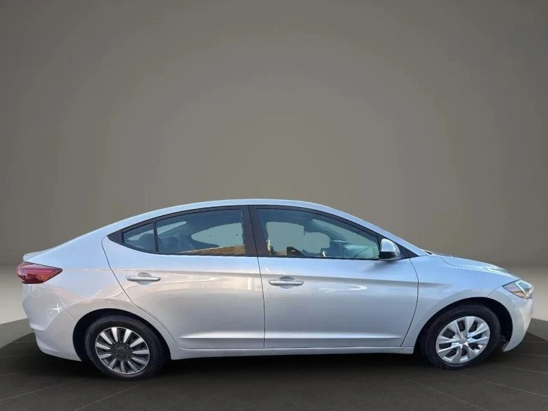 2017 Hyundai Elantra - Image 4 of 12