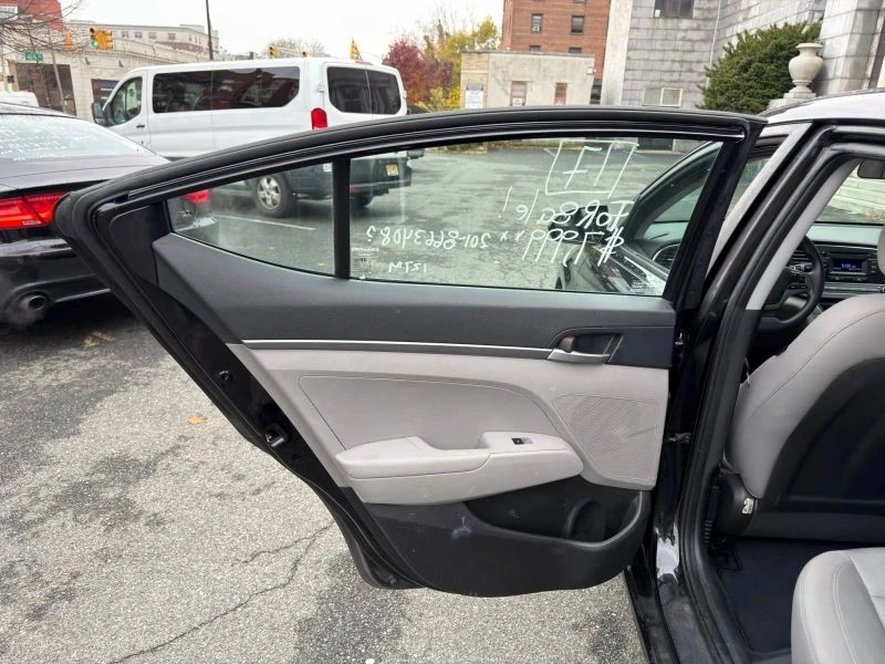 2017 Hyundai Elantra - Image 10 of 12