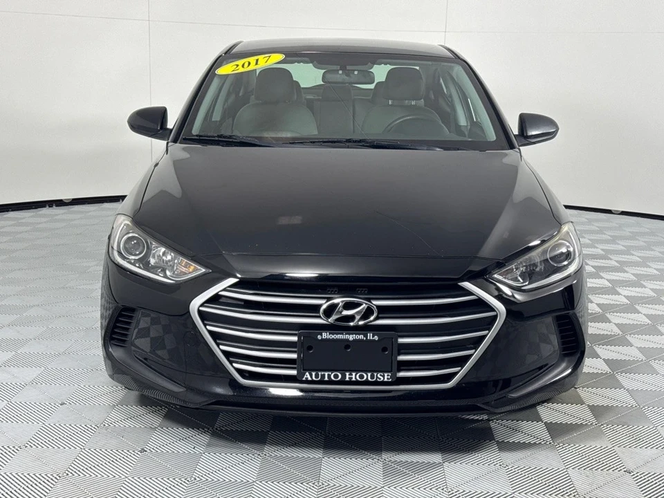 2017 Hyundai Elantra - Image 11 of 12