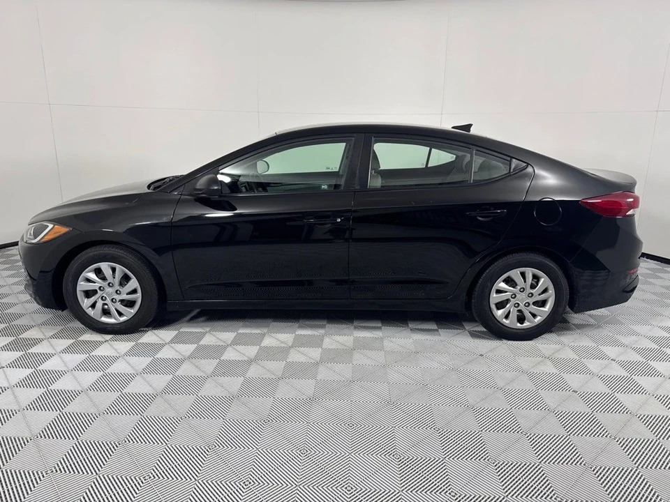 2017 Hyundai Elantra - Image 8 of 12