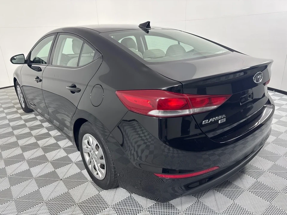 2017 Hyundai Elantra - Image 7 of 12