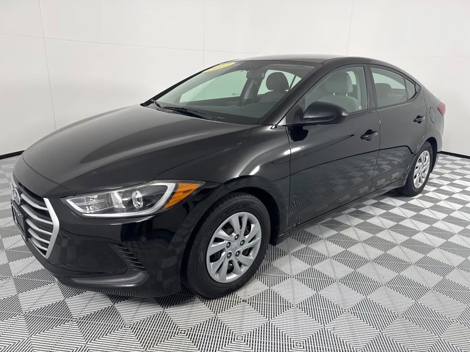 2017 Hyundai Elantra - Image 9 of 12