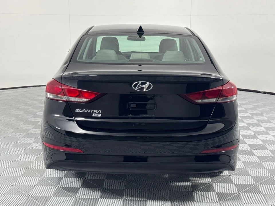 2017 Hyundai Elantra - Image 5 of 12