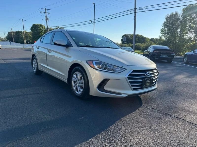 2017 Hyundai Elantra - Image 4 of 7
