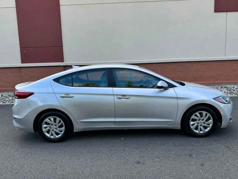 2017 Hyundai Elantra - Image 11 of 12