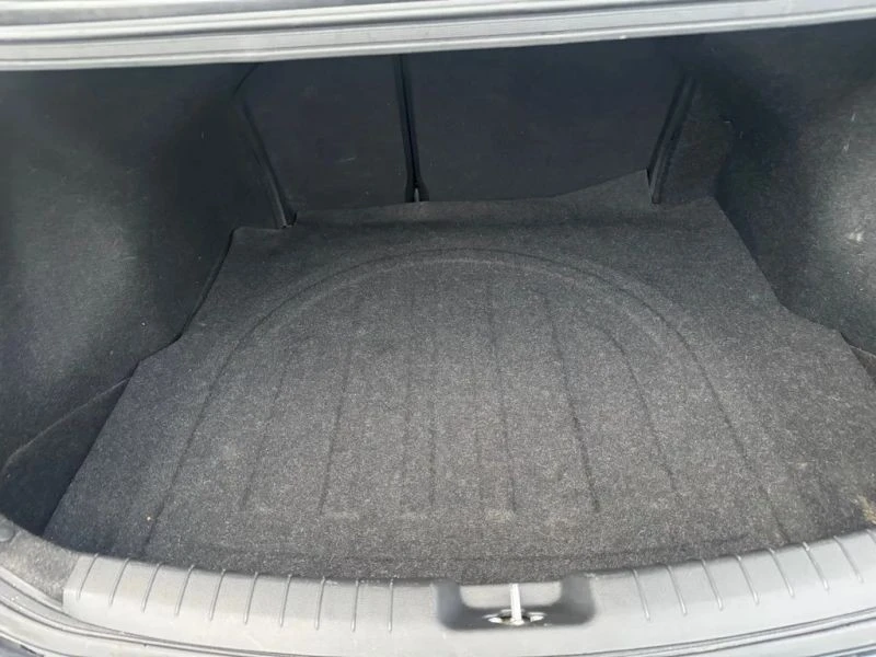 2017 Hyundai Elantra - Image 10 of 11