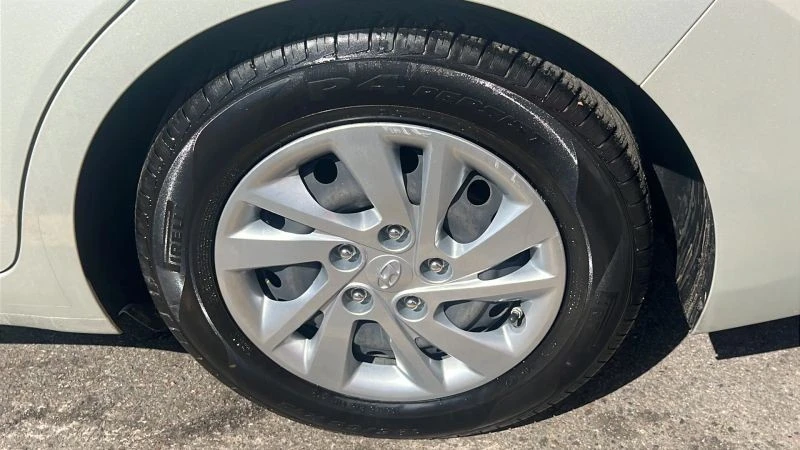 2017 Hyundai Elantra - Image 10 of 12
