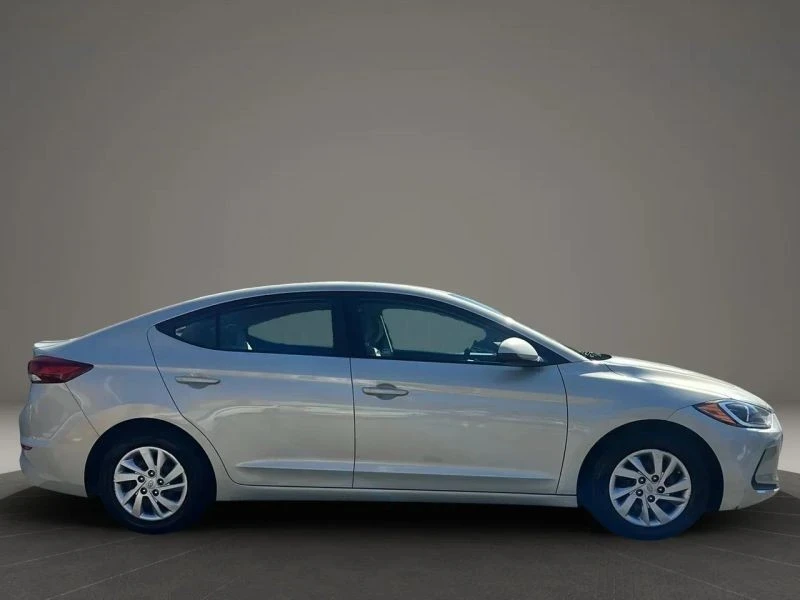 2017 Hyundai Elantra - Image 4 of 12