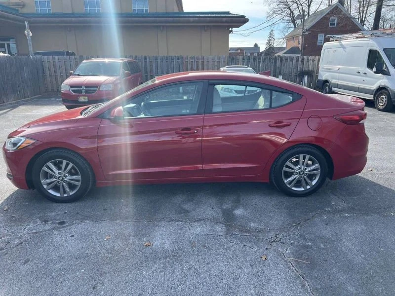 2017 Hyundai Elantra - Image 2 of 12