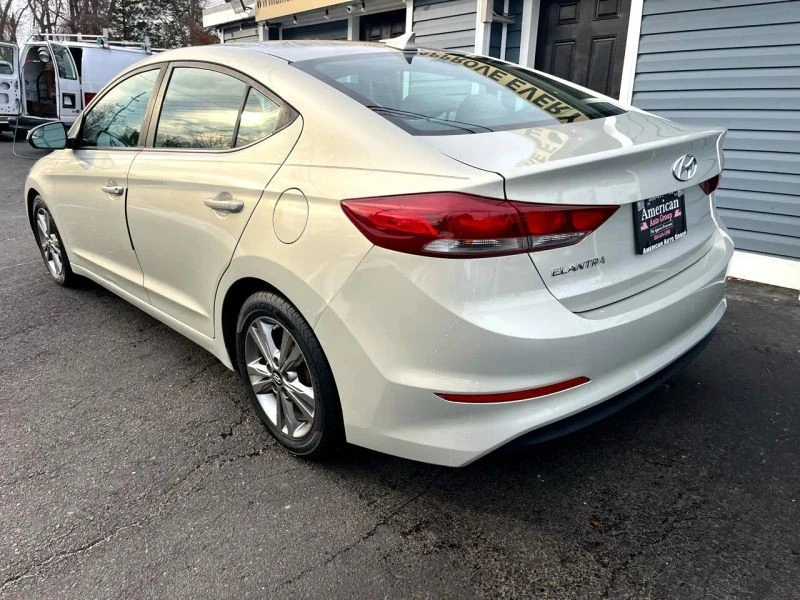 2017 Hyundai Elantra - Image 4 of 12