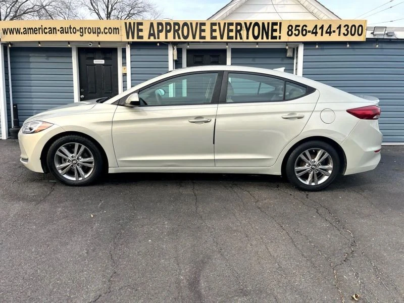 2017 Hyundai Elantra - Image 3 of 12