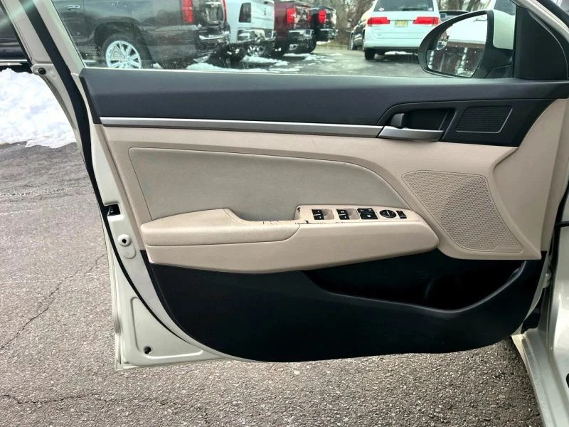 2017 Hyundai Elantra - Image 12 of 12